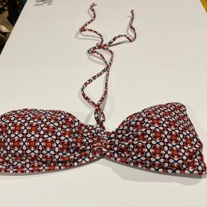 Old Navy swim top rouching in the middle red/ blue pattern L